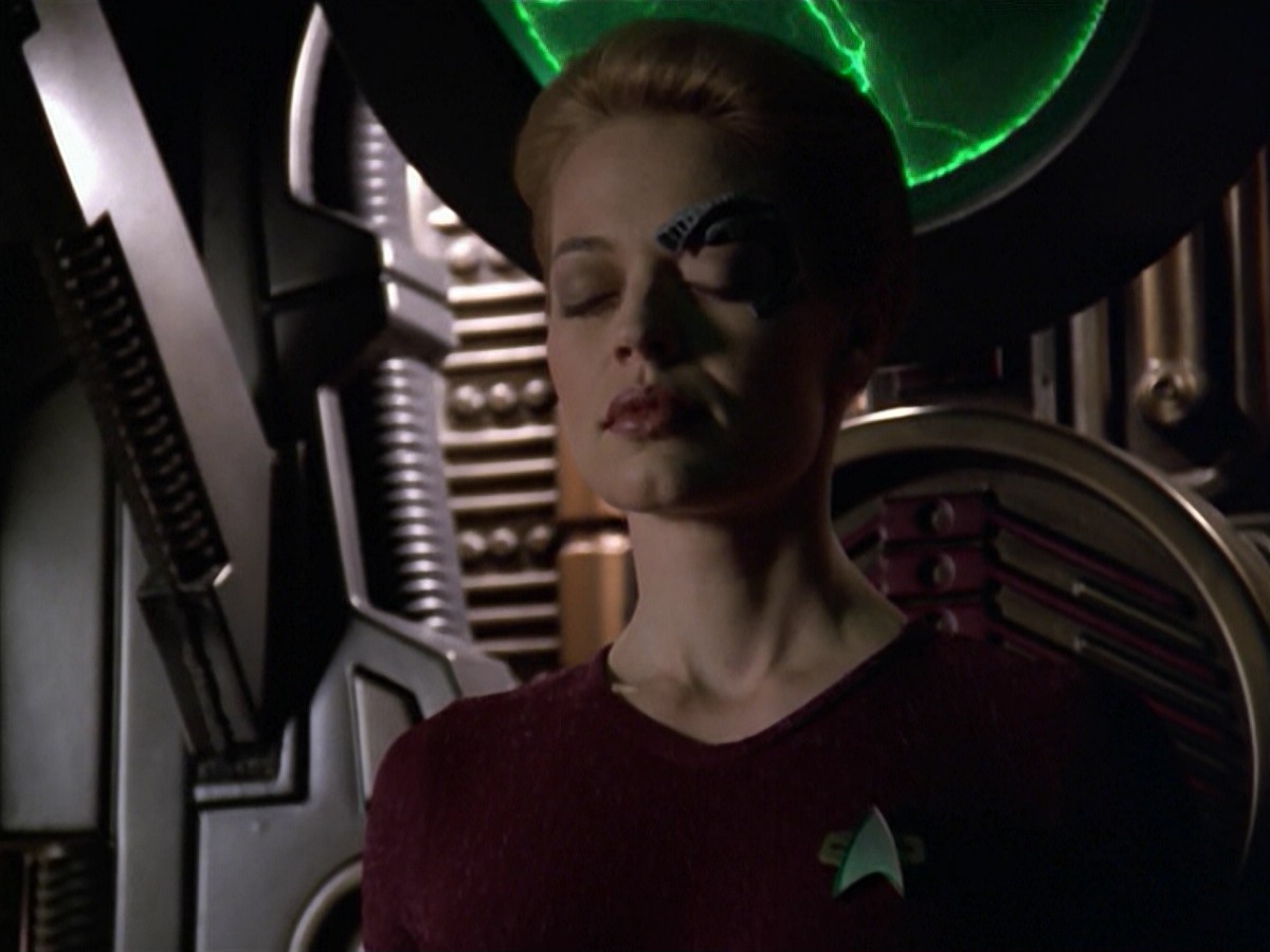 ariane179254_StarTrekVoyager_5x15_5x16_DarkFrontier_7461.jpg