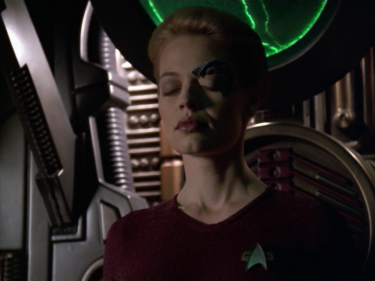 ariane179254_StarTrekVoyager_5x15_5x16_DarkFrontier_7462.jpg