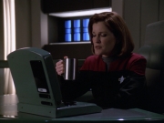 Filename=ariane179254_StarTrekVoyager_5x15_5x16_DarkFrontier_4112.jpg
Filesize=119KiB
Dimensions=1200x900
Date added=Apr 01, 2016 ariane179254_StarTrekVoyager_5x15_5x16_DarkFrontier_4112.jpg