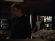 ariane179254_StarTrekVoyager_5x15_5x16_DarkFrontier_5813.jpg