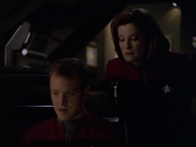 ariane179254_StarTrekVoyager_5x15_5x16_DarkFrontier_6100.jpg