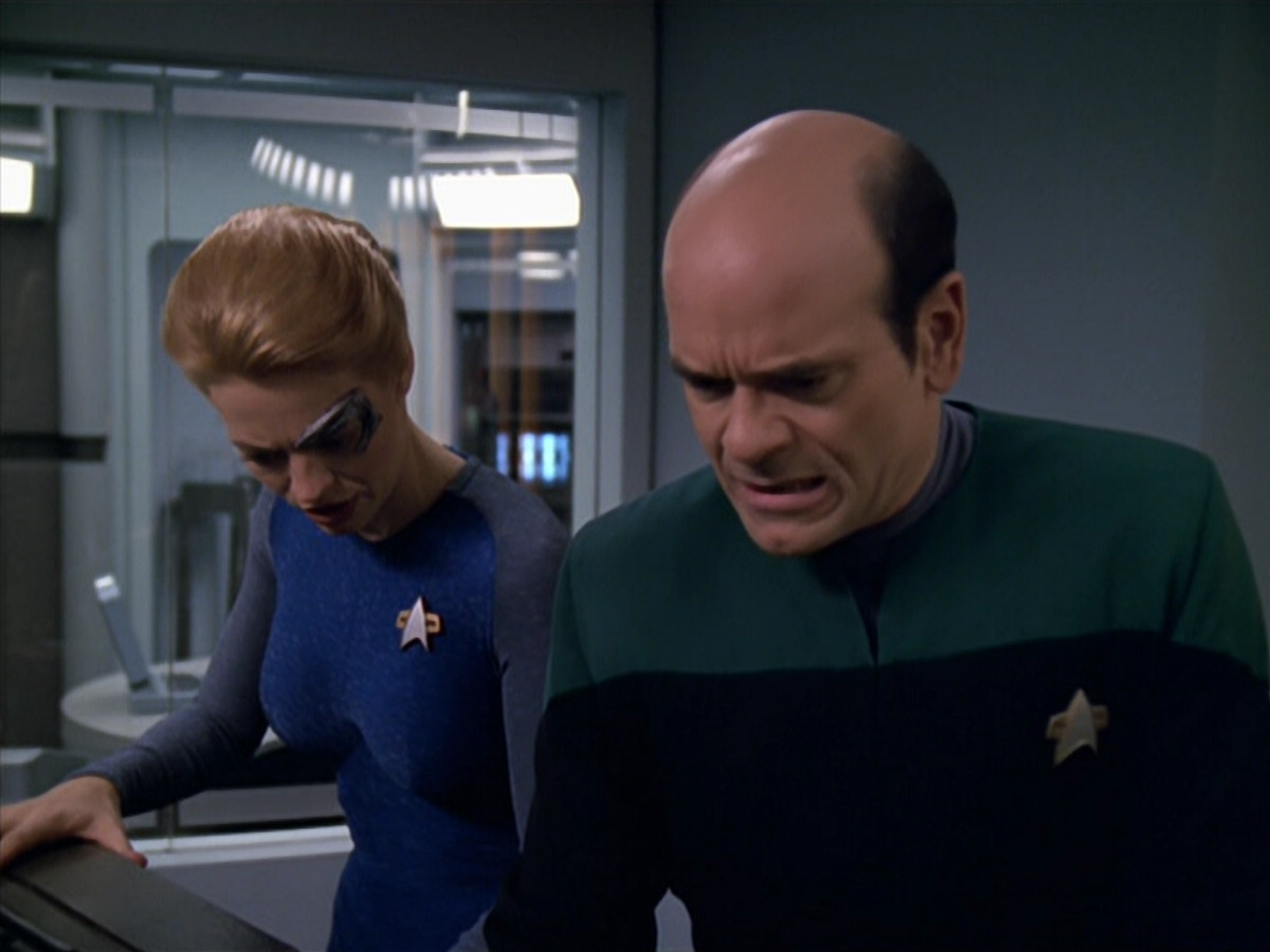extant_StarTrek_VOY_5x19-TheFight_00010.jpg