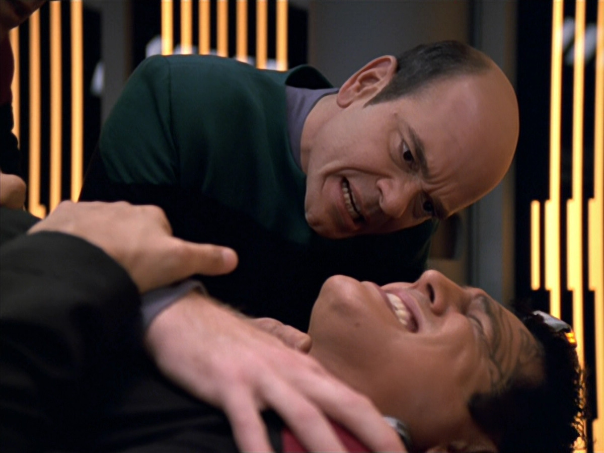 extant_StarTrek_VOY_5x19-TheFight_00027.jpg