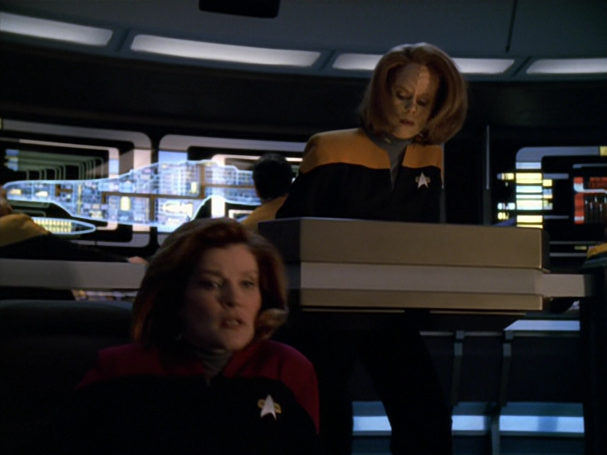 extant_StarTrek_VOY_5x19-TheFight_00041.jpg