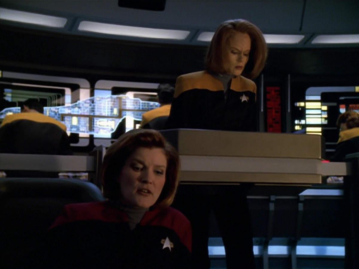 extant_StarTrek_VOY_5x19-TheFight_00043.jpg