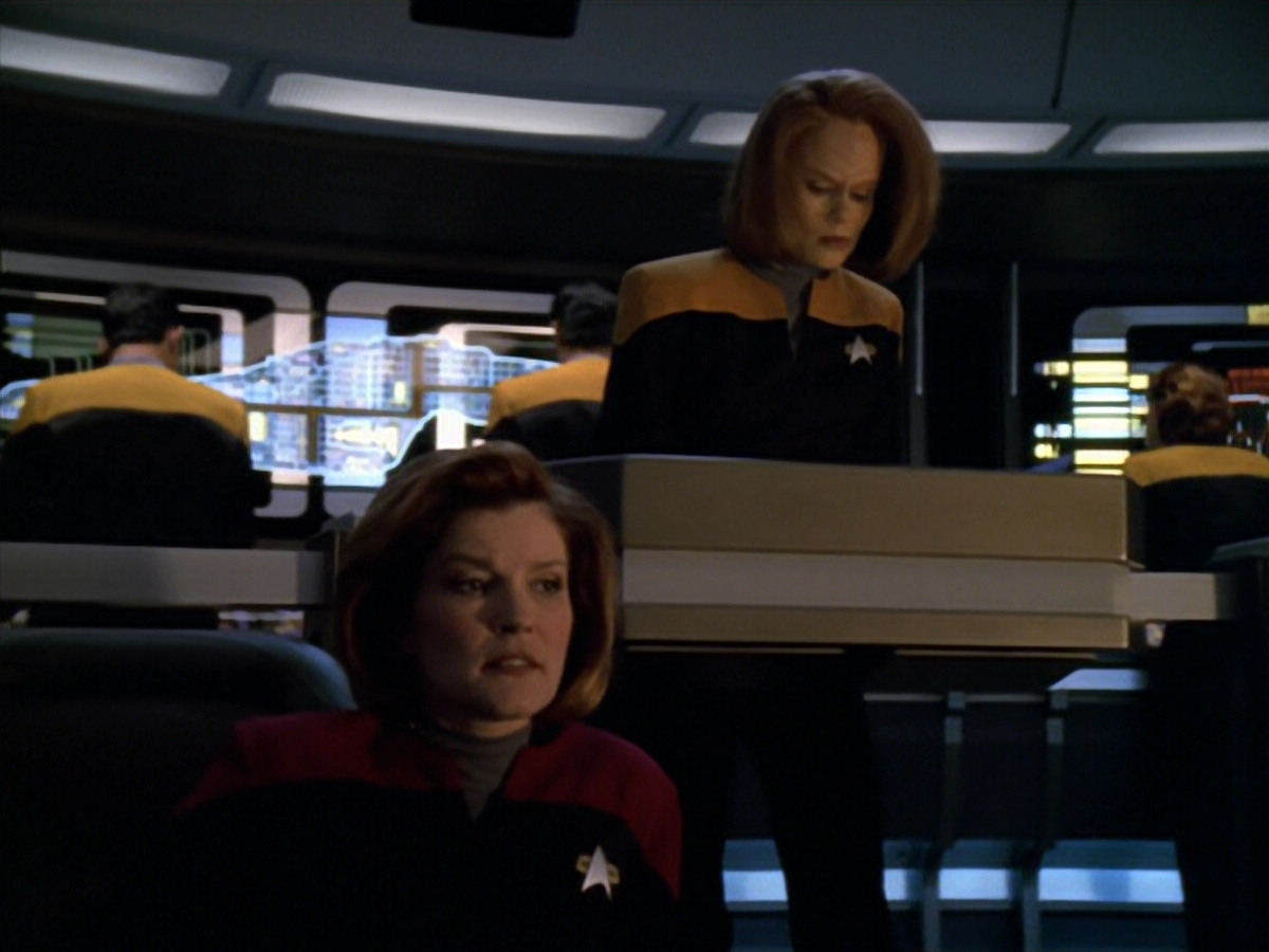extant_StarTrek_VOY_5x19-TheFight_00044.jpg
