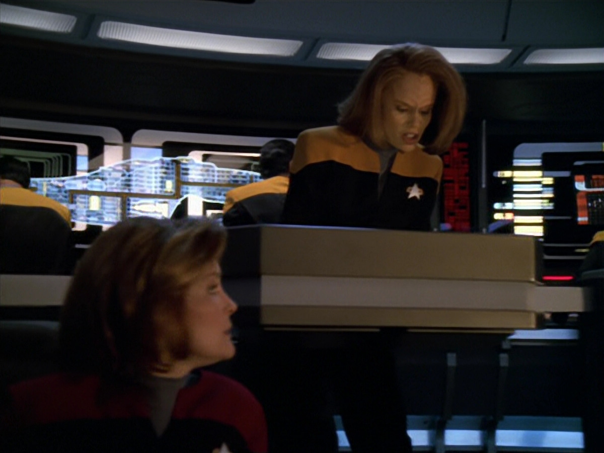 extant_StarTrek_VOY_5x19-TheFight_00055.jpg
