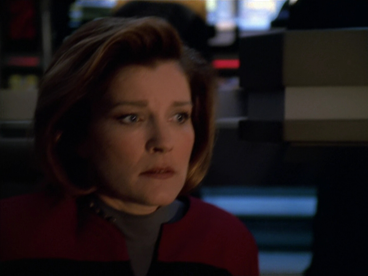 extant_StarTrek_VOY_5x19-TheFight_00063.jpg
