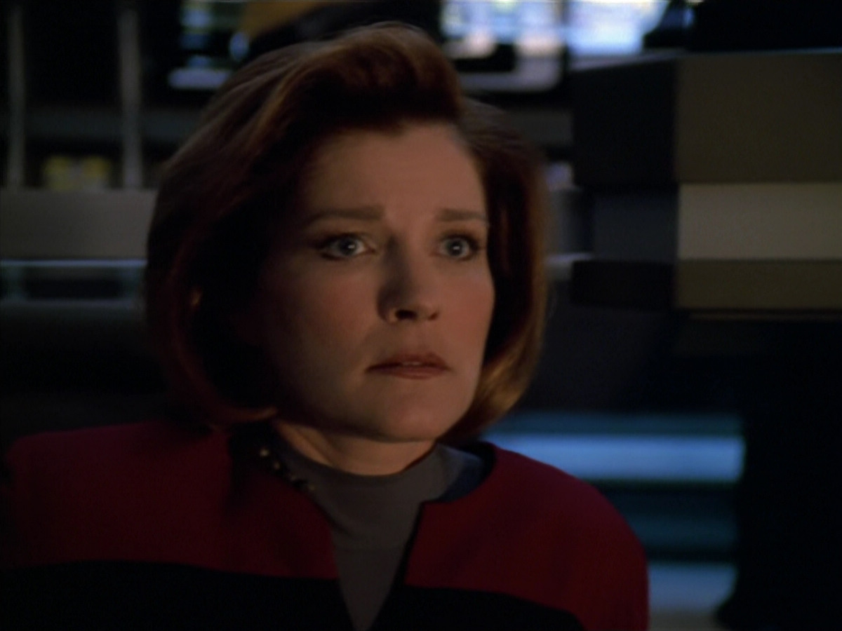 extant_StarTrek_VOY_5x19-TheFight_00065.jpg