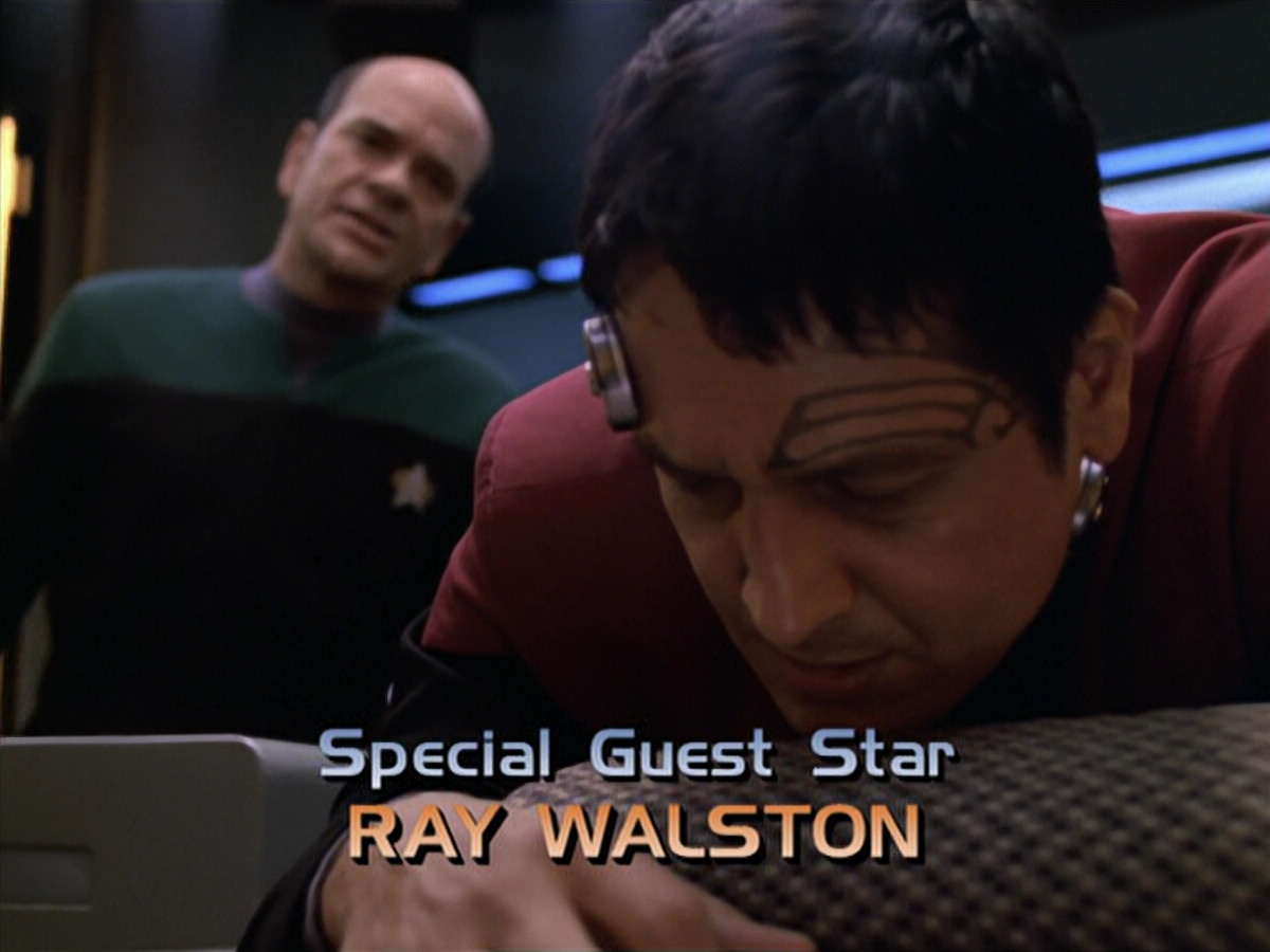 extant_StarTrek_VOY_5x19-TheFight_00252.jpg