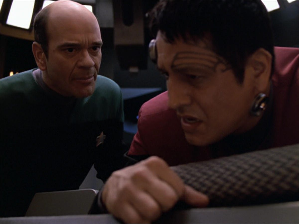 extant_StarTrek_VOY_5x19-TheFight_00262.jpg