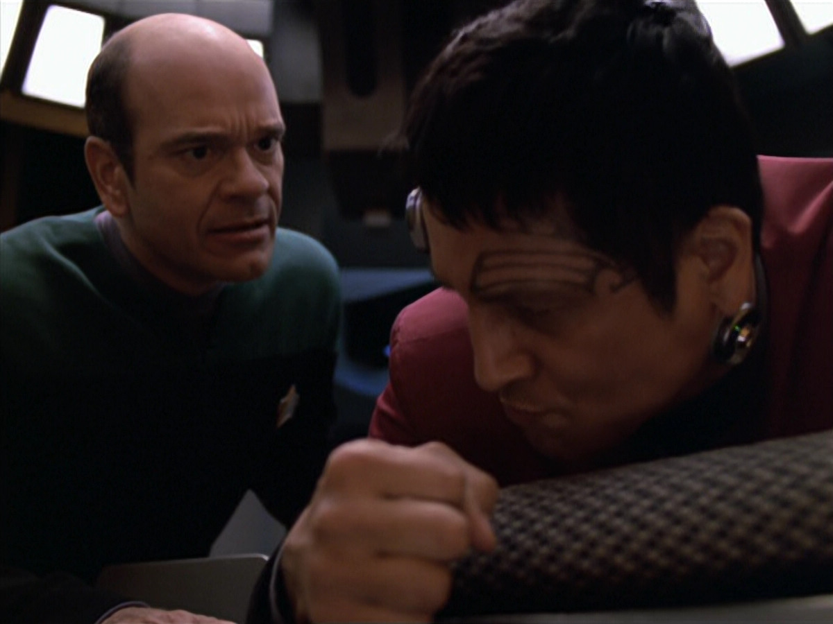 extant_StarTrek_VOY_5x19-TheFight_00275.jpg