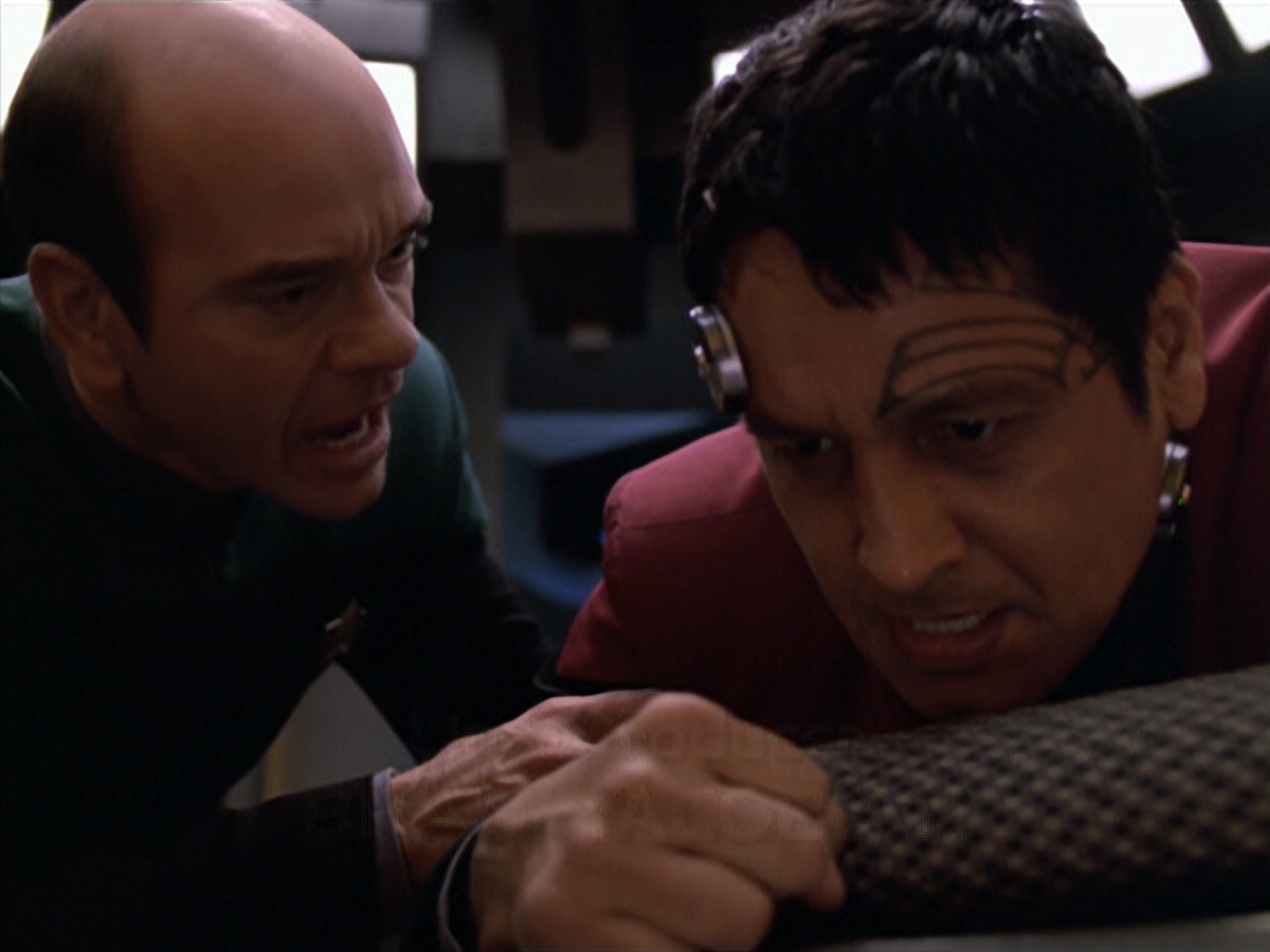 extant_StarTrek_VOY_5x19-TheFight_00279.jpg