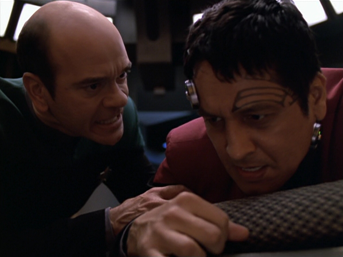 extant_StarTrek_VOY_5x19-TheFight_00280.jpg