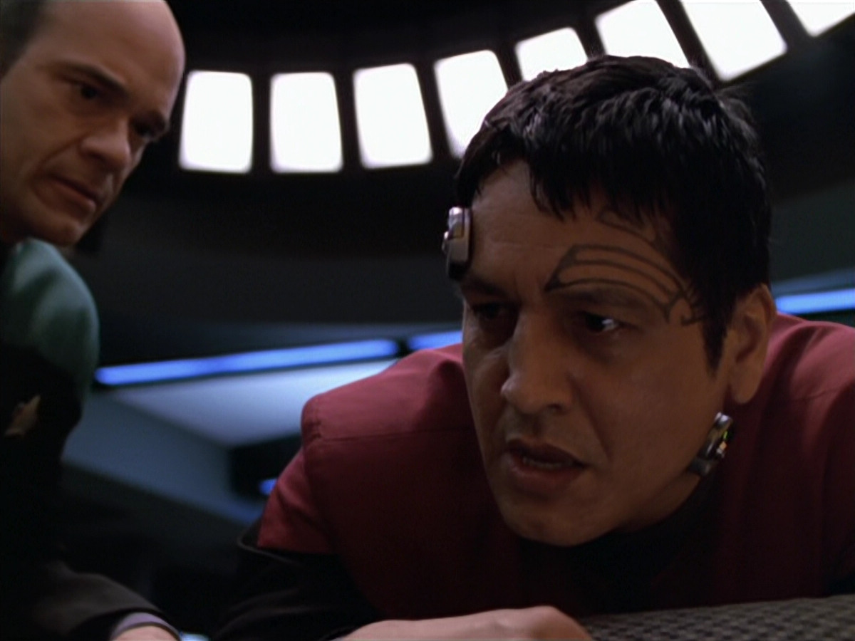 extant_StarTrek_VOY_5x19-TheFight_00333.jpg