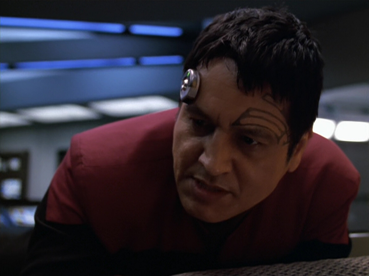 extant_StarTrek_VOY_5x19-TheFight_00339.jpg