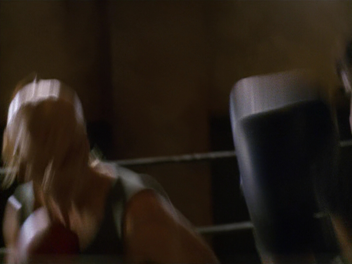 extant_StarTrek_VOY_5x19-TheFight_00384.jpg
