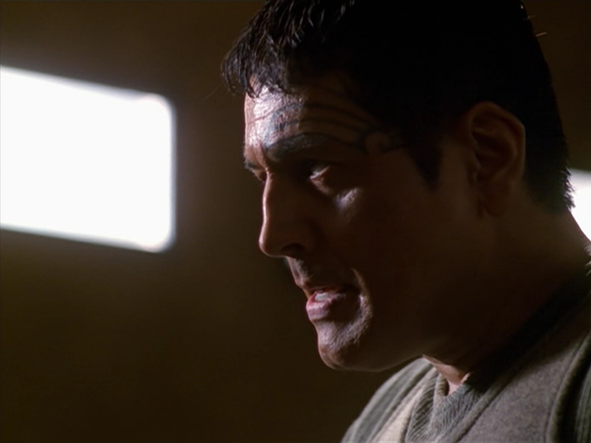 extant_StarTrek_VOY_5x19-TheFight_00419.jpg