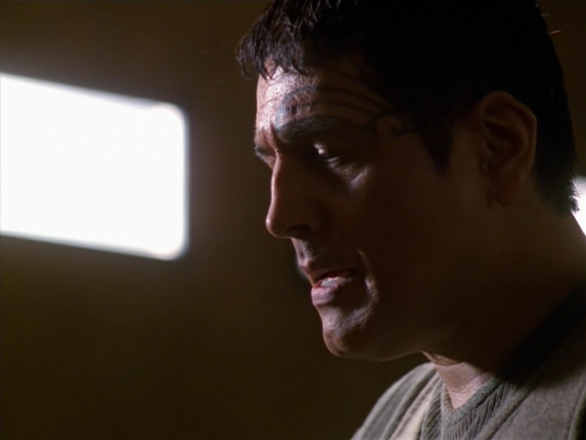 extant_StarTrek_VOY_5x19-TheFight_00424.jpg