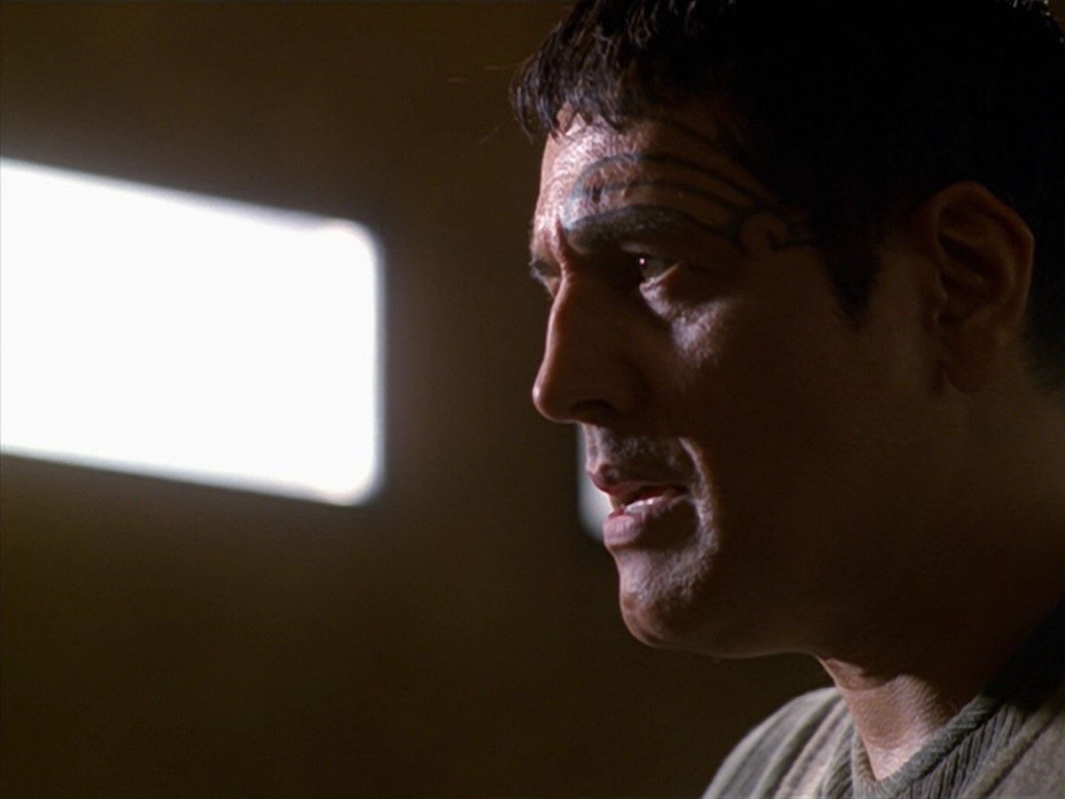 extant_StarTrek_VOY_5x19-TheFight_00431.jpg