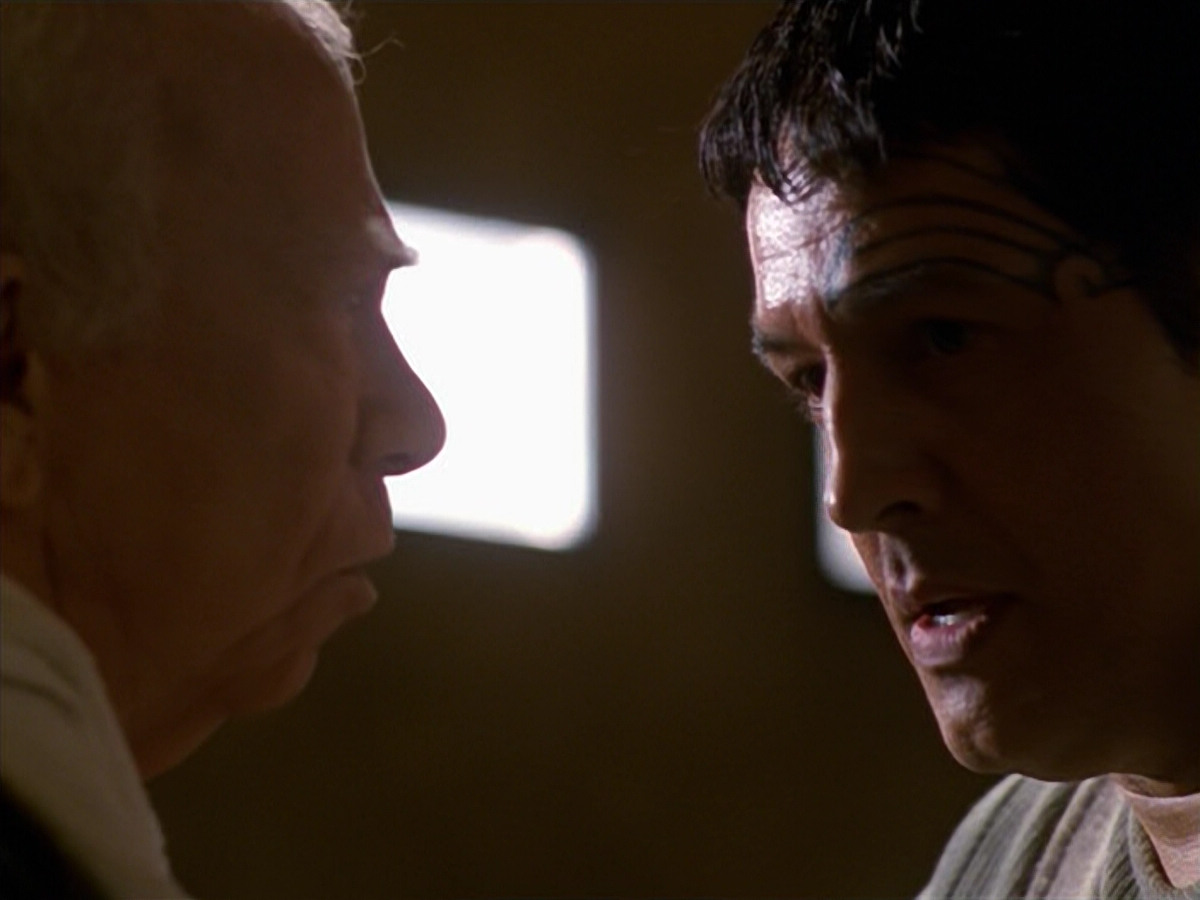 extant_StarTrek_VOY_5x19-TheFight_00450.jpg