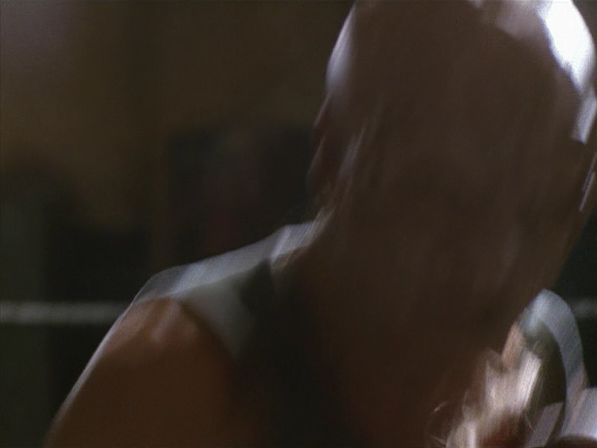 extant_StarTrek_VOY_5x19-TheFight_00476.jpg