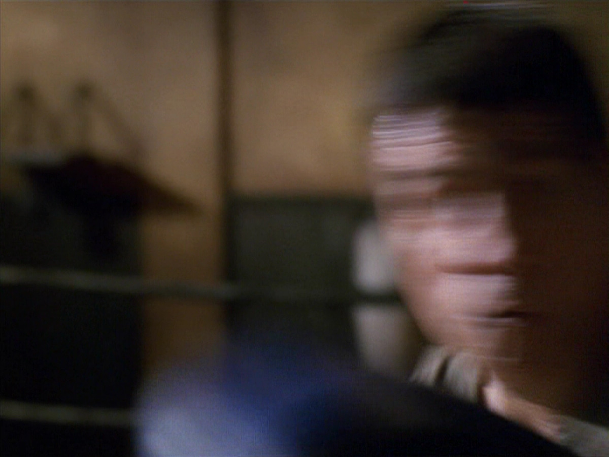extant_StarTrek_VOY_5x19-TheFight_00479.jpg