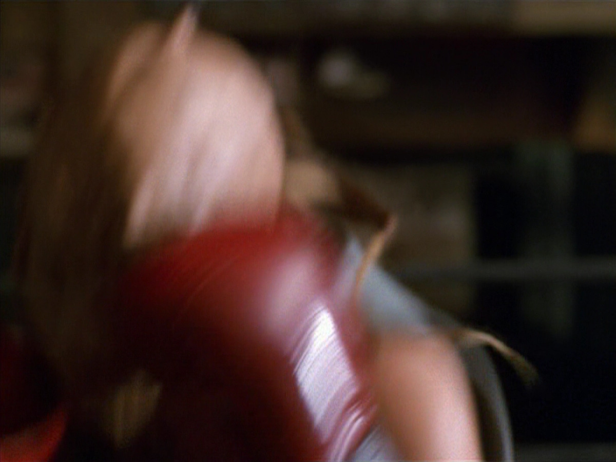 extant_StarTrek_VOY_5x19-TheFight_00481.jpg