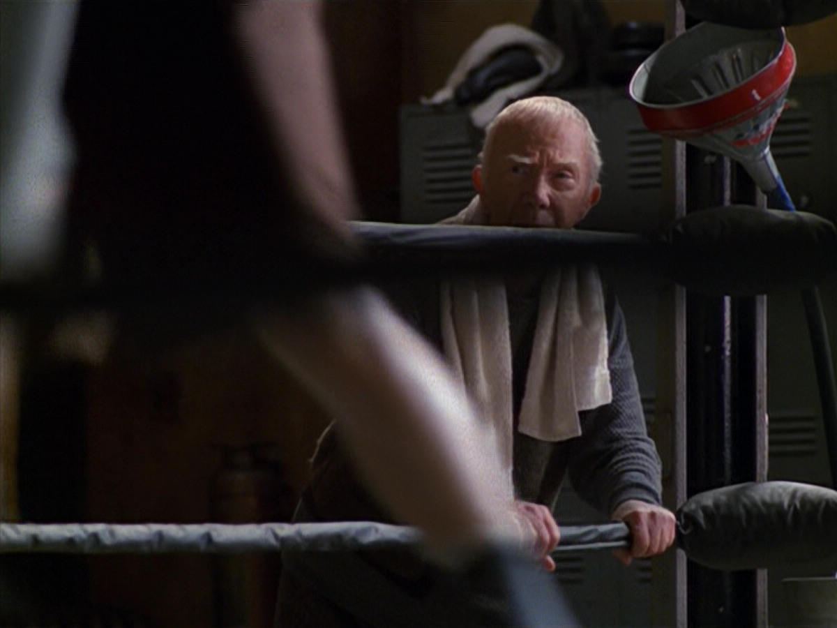 extant_StarTrek_VOY_5x19-TheFight_00504.jpg