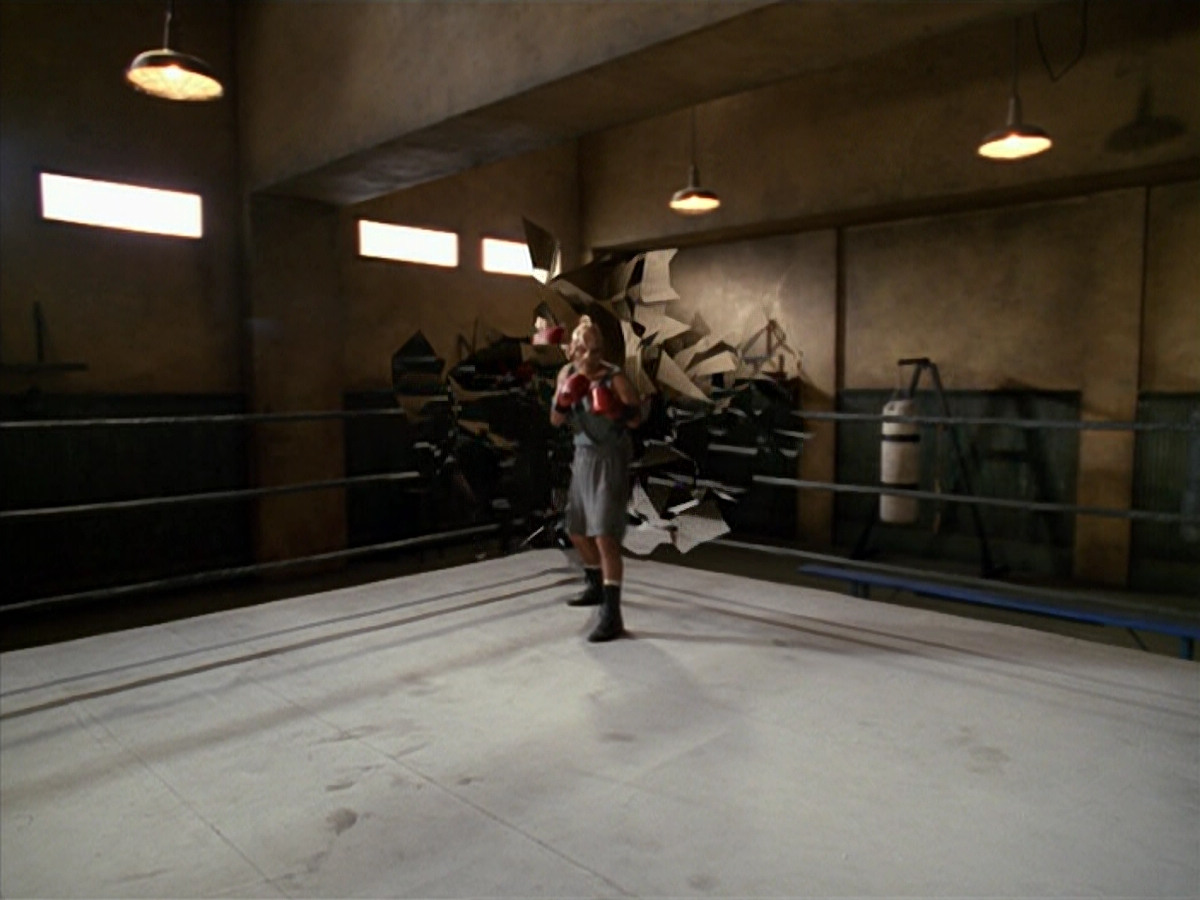 extant_StarTrek_VOY_5x19-TheFight_00515.jpg