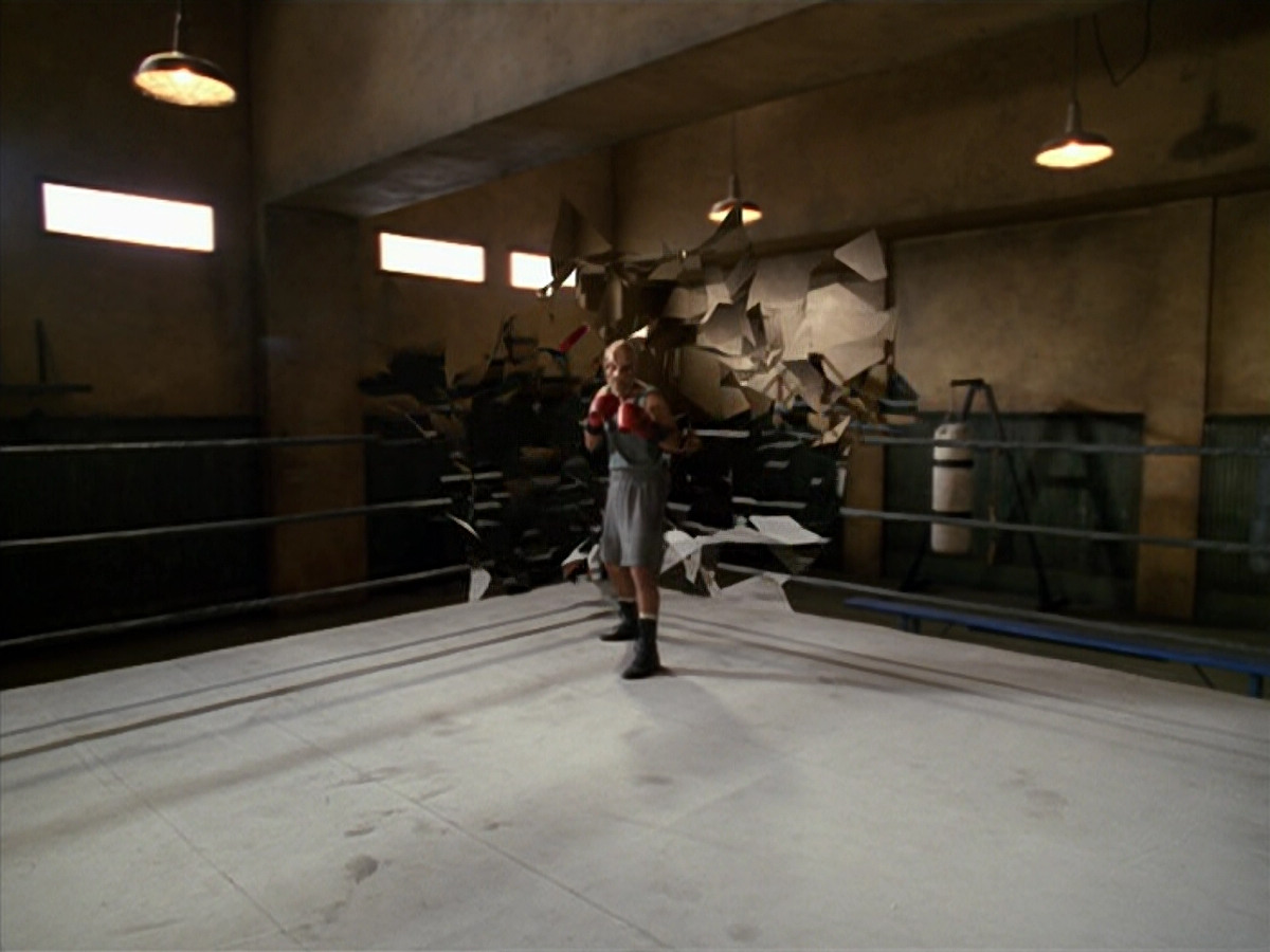 extant_StarTrek_VOY_5x19-TheFight_00516.jpg