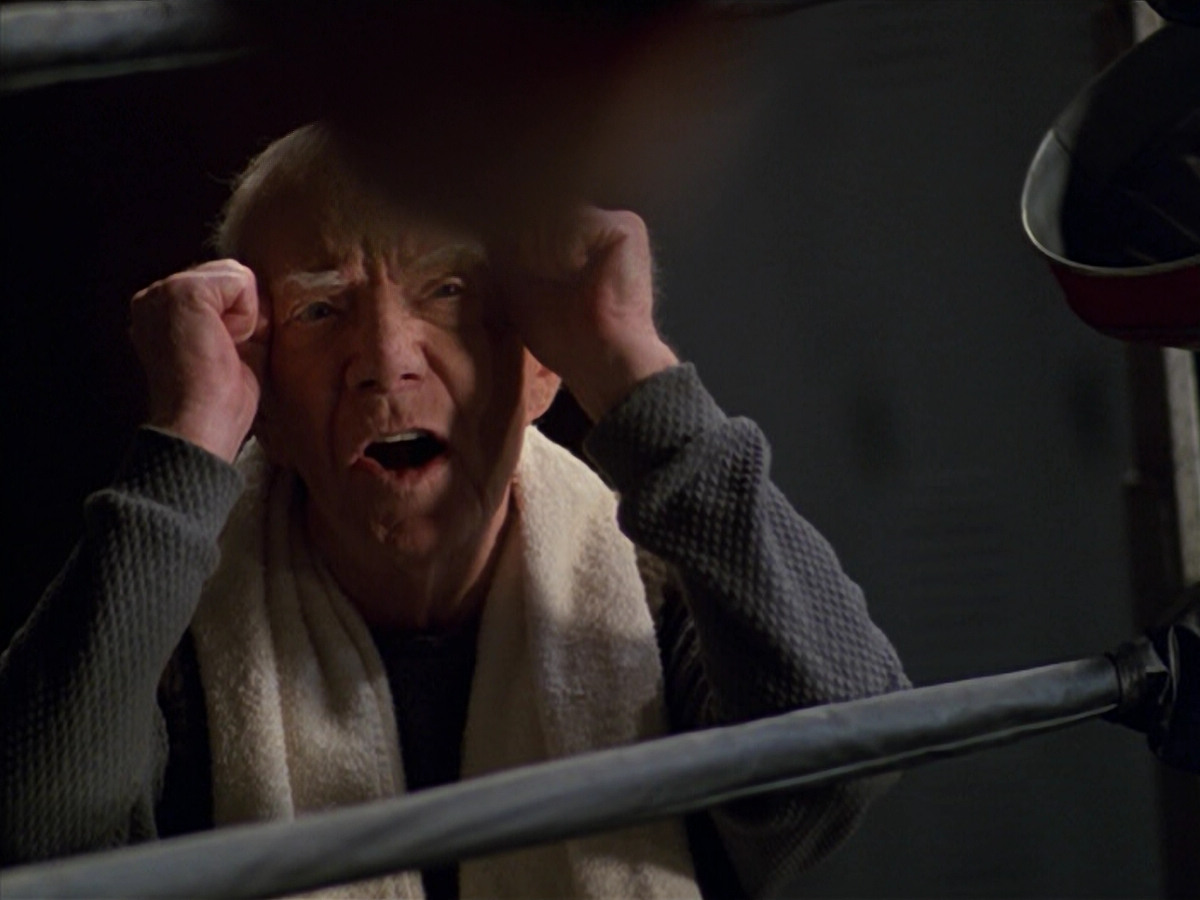 extant_StarTrek_VOY_5x19-TheFight_00517.jpg
