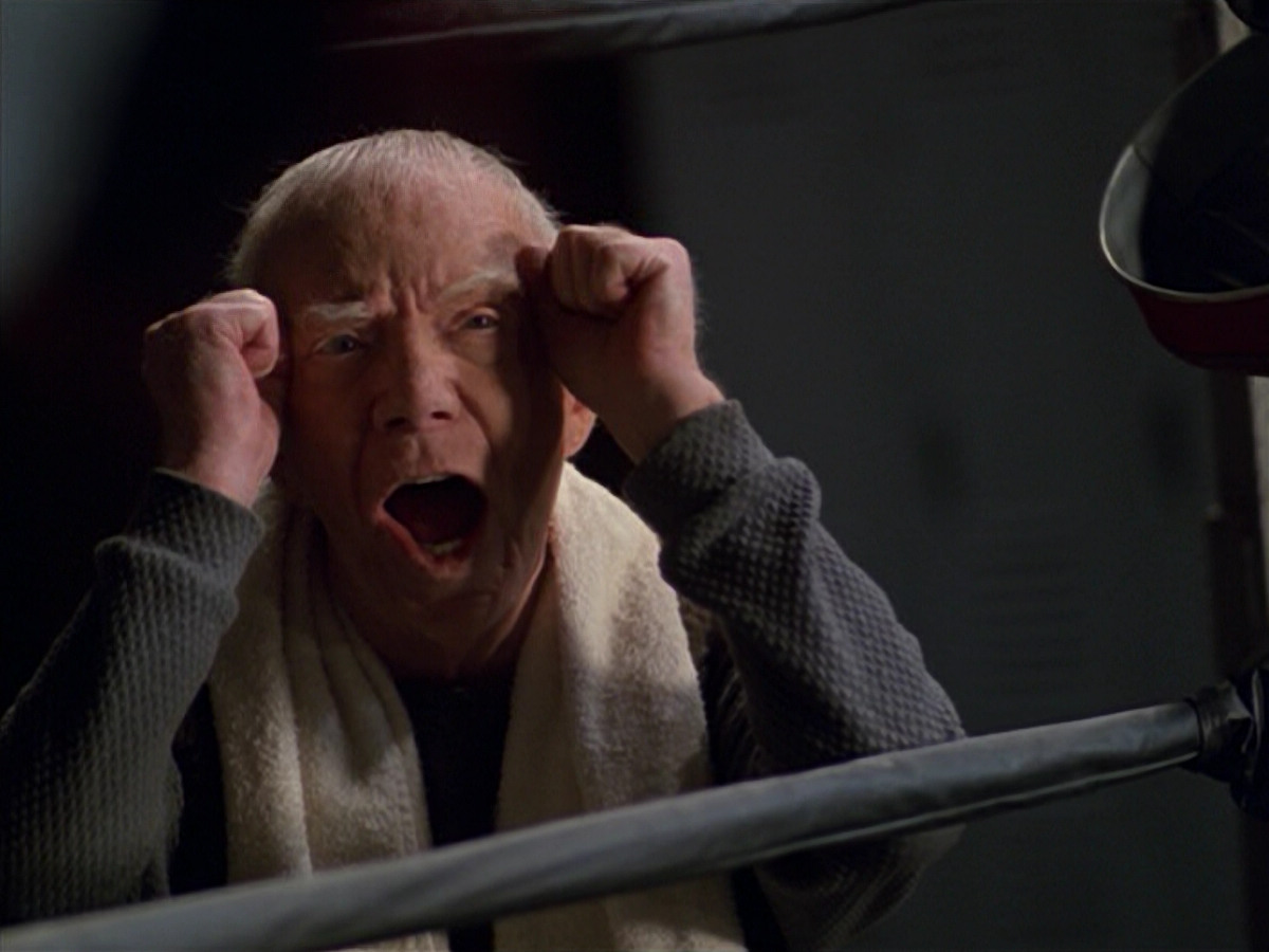extant_StarTrek_VOY_5x19-TheFight_00518.jpg