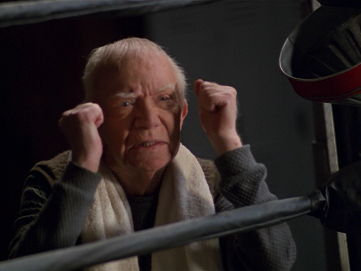 extant_StarTrek_VOY_5x19-TheFight_00528.jpg