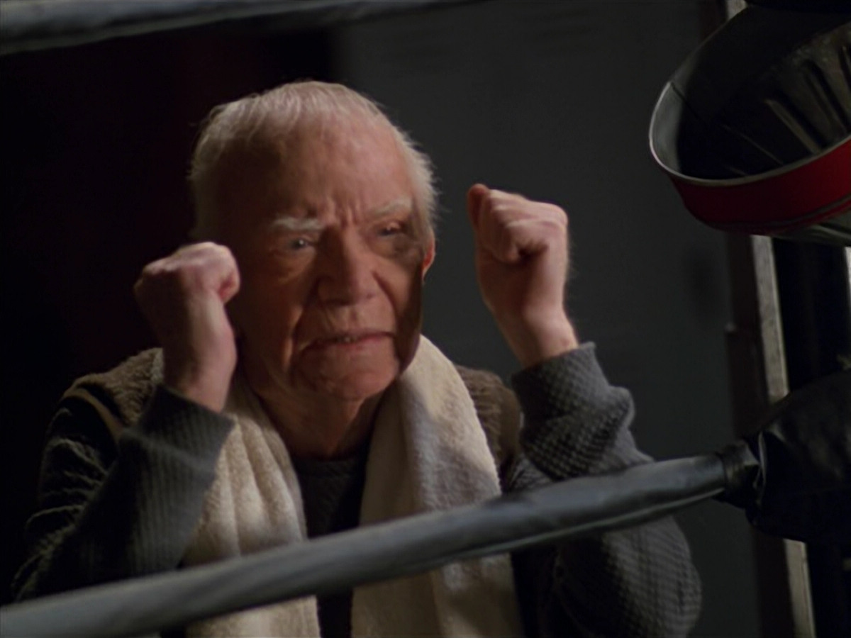 extant_StarTrek_VOY_5x19-TheFight_00531.jpg