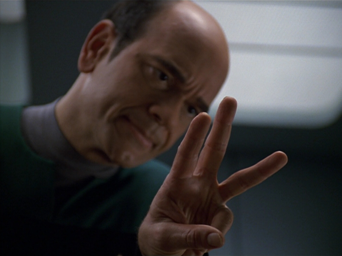 extant_StarTrek_VOY_5x19-TheFight_00550.jpg
