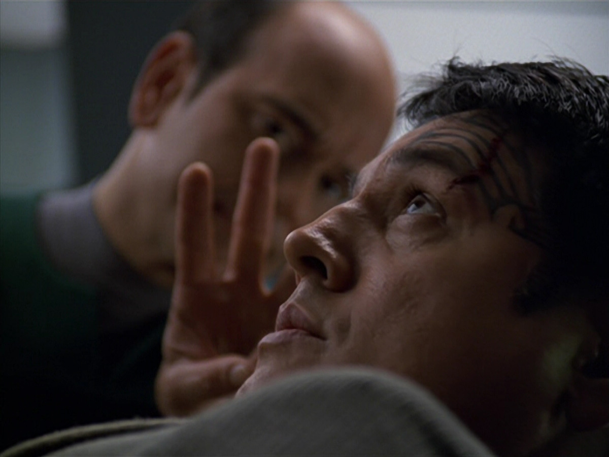 extant_StarTrek_VOY_5x19-TheFight_00556.jpg