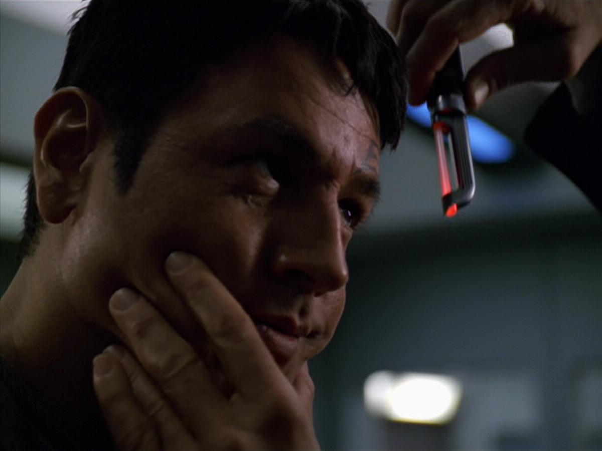 extant_StarTrek_VOY_5x19-TheFight_00593.jpg