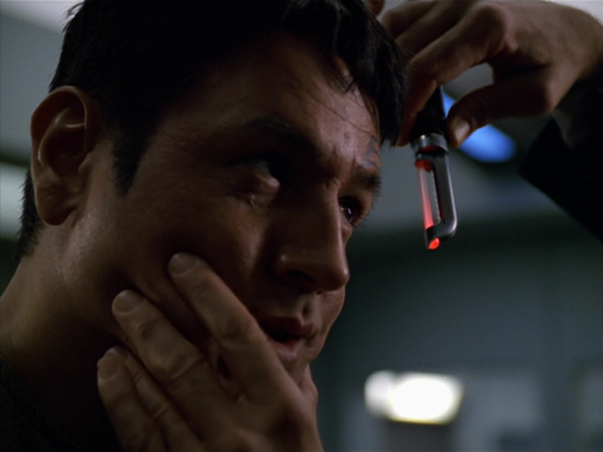 extant_StarTrek_VOY_5x19-TheFight_00596.jpg