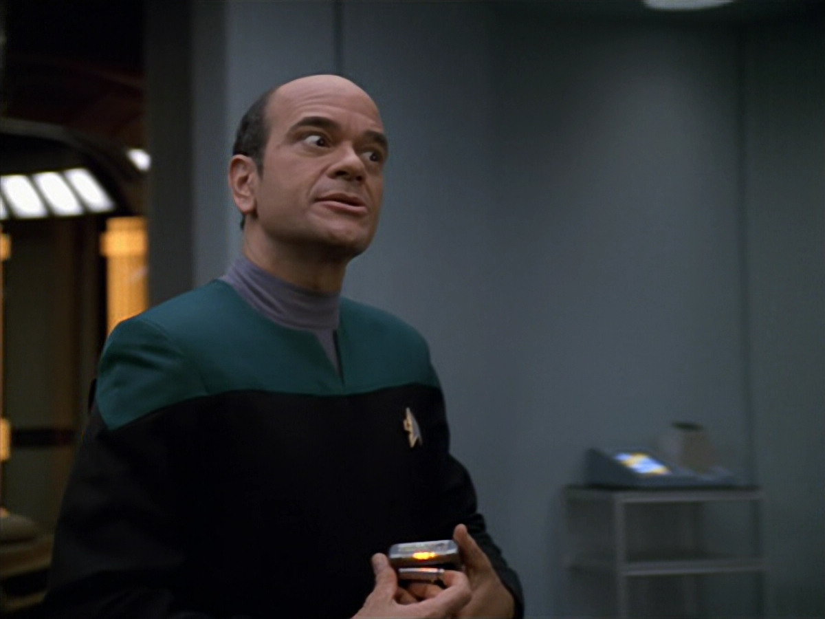 extant_StarTrek_VOY_5x19-TheFight_00611.jpg