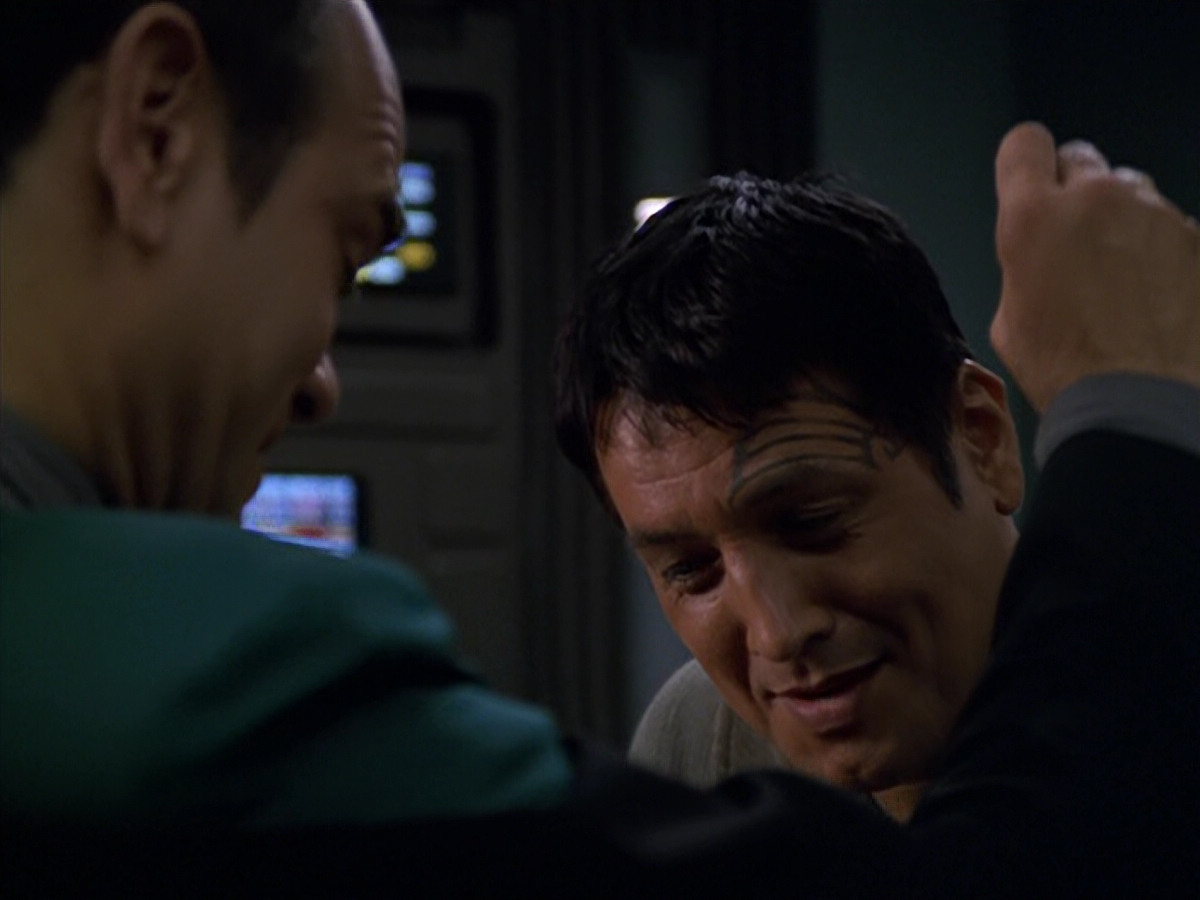 extant_StarTrek_VOY_5x19-TheFight_00615.jpg
