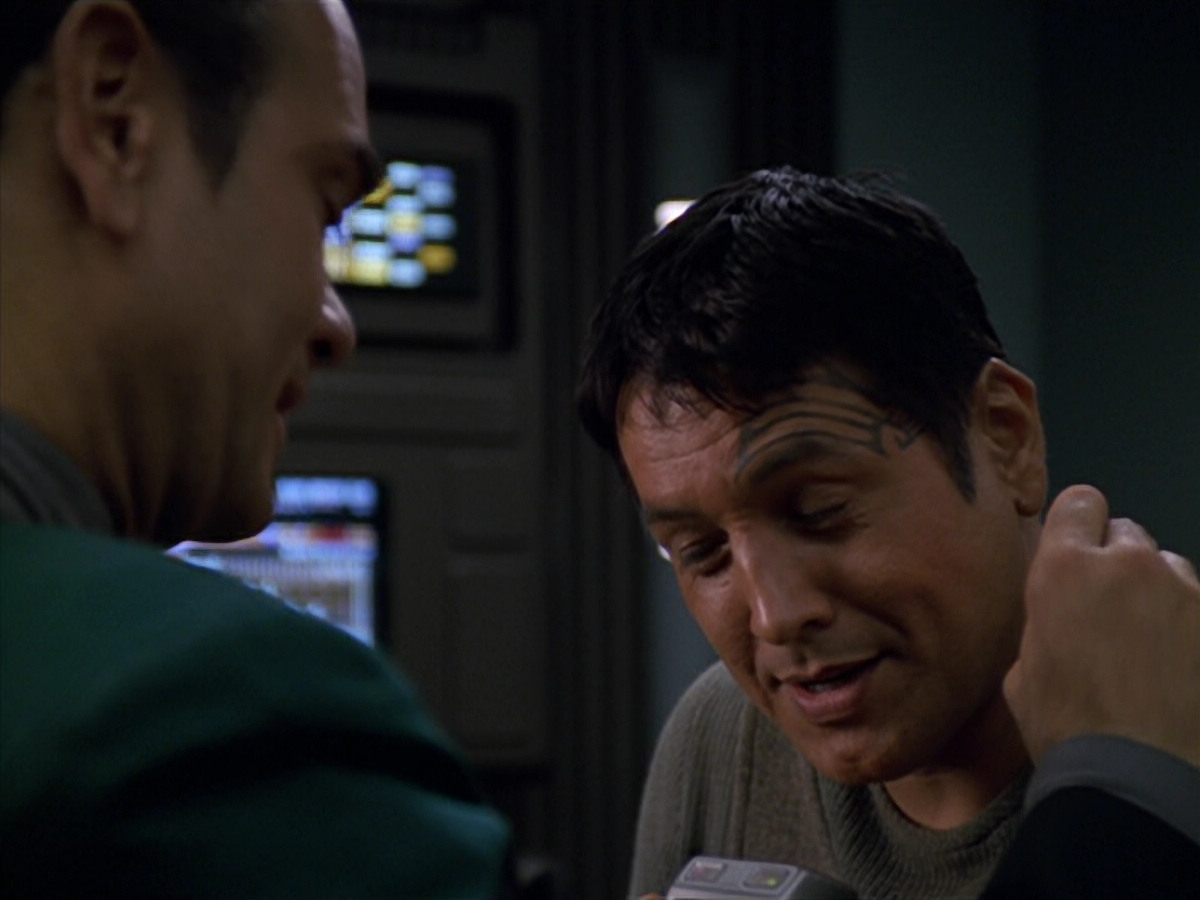 extant_StarTrek_VOY_5x19-TheFight_00617.jpg