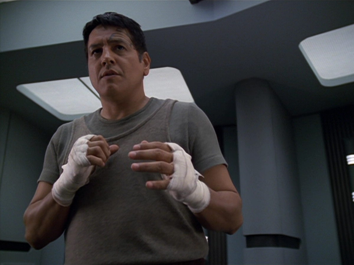 extant_StarTrek_VOY_5x19-TheFight_00654.jpg