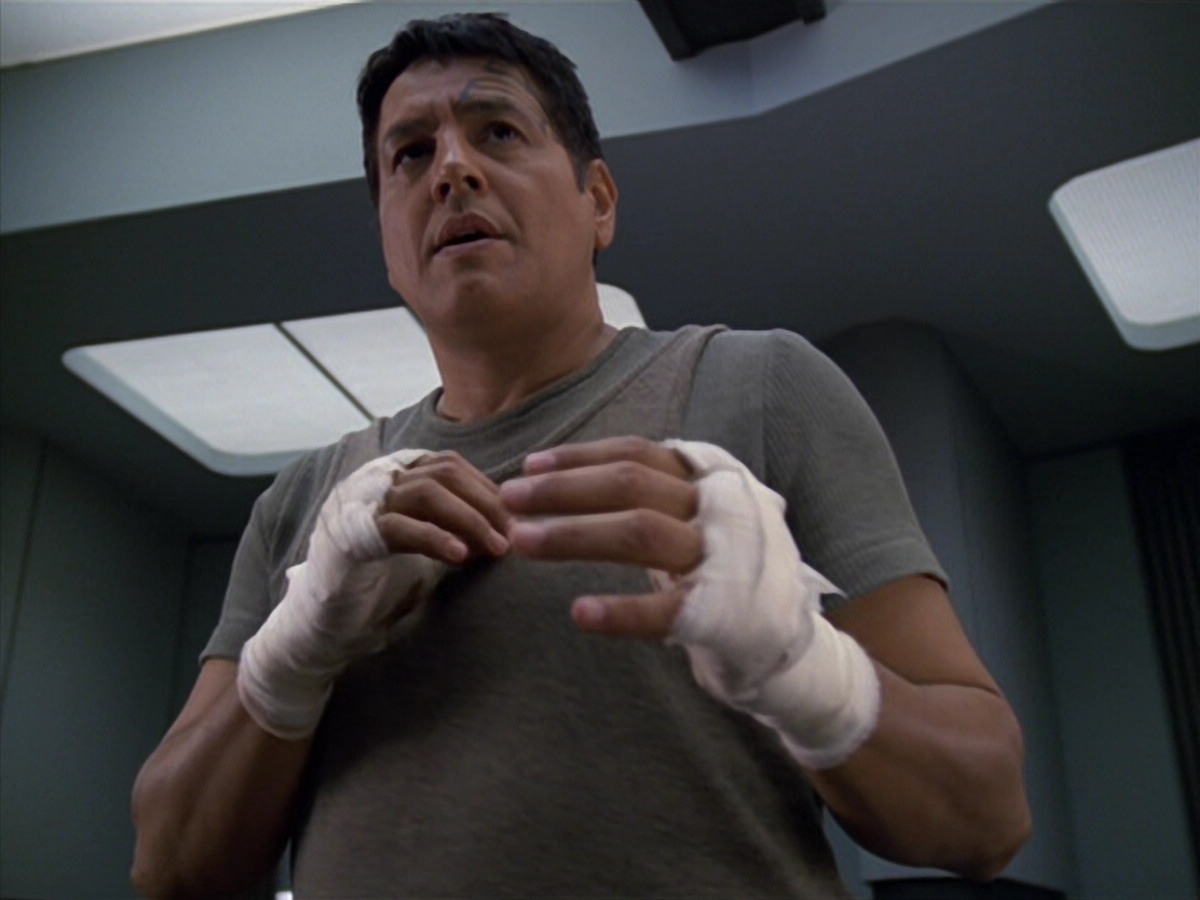 extant_StarTrek_VOY_5x19-TheFight_00657.jpg