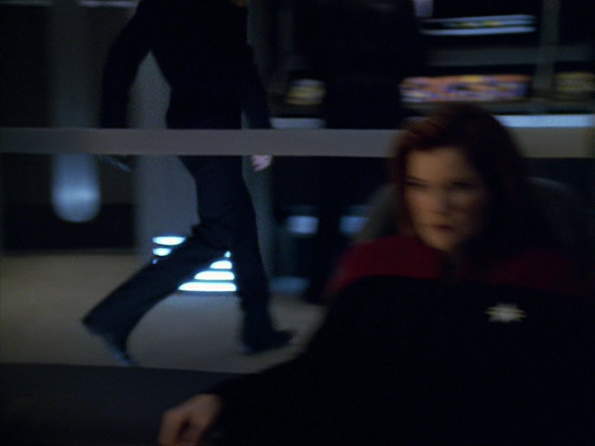 extant_StarTrek_VOY_5x19-TheFight_00712.jpg