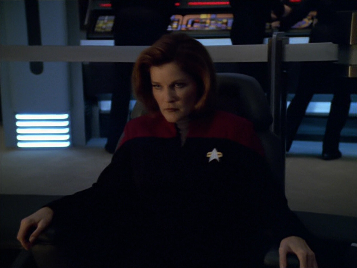 extant_StarTrek_VOY_5x19-TheFight_00714.jpg