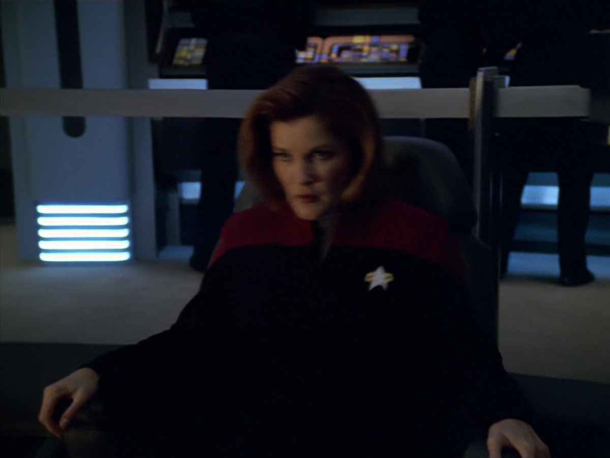 extant_StarTrek_VOY_5x19-TheFight_00715.jpg
