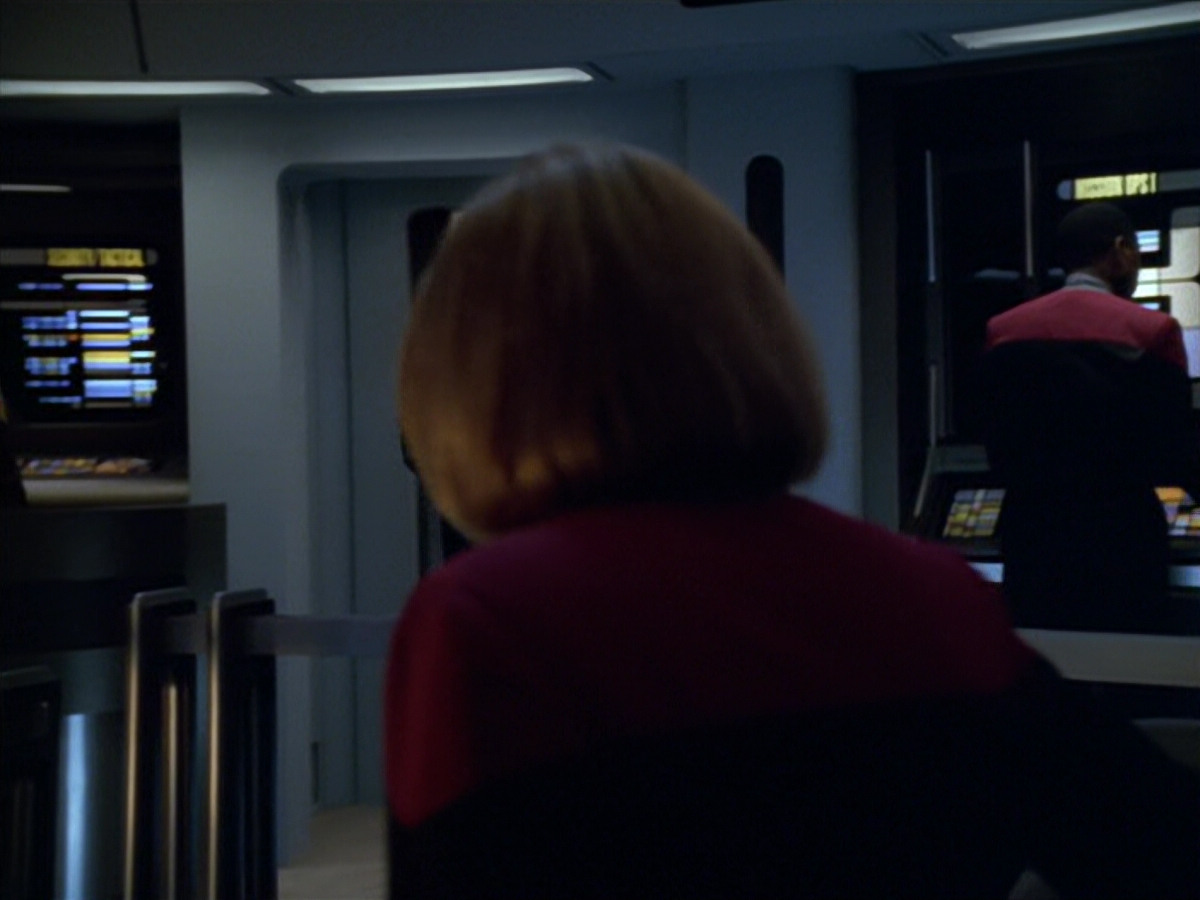 extant_StarTrek_VOY_5x19-TheFight_00729.jpg