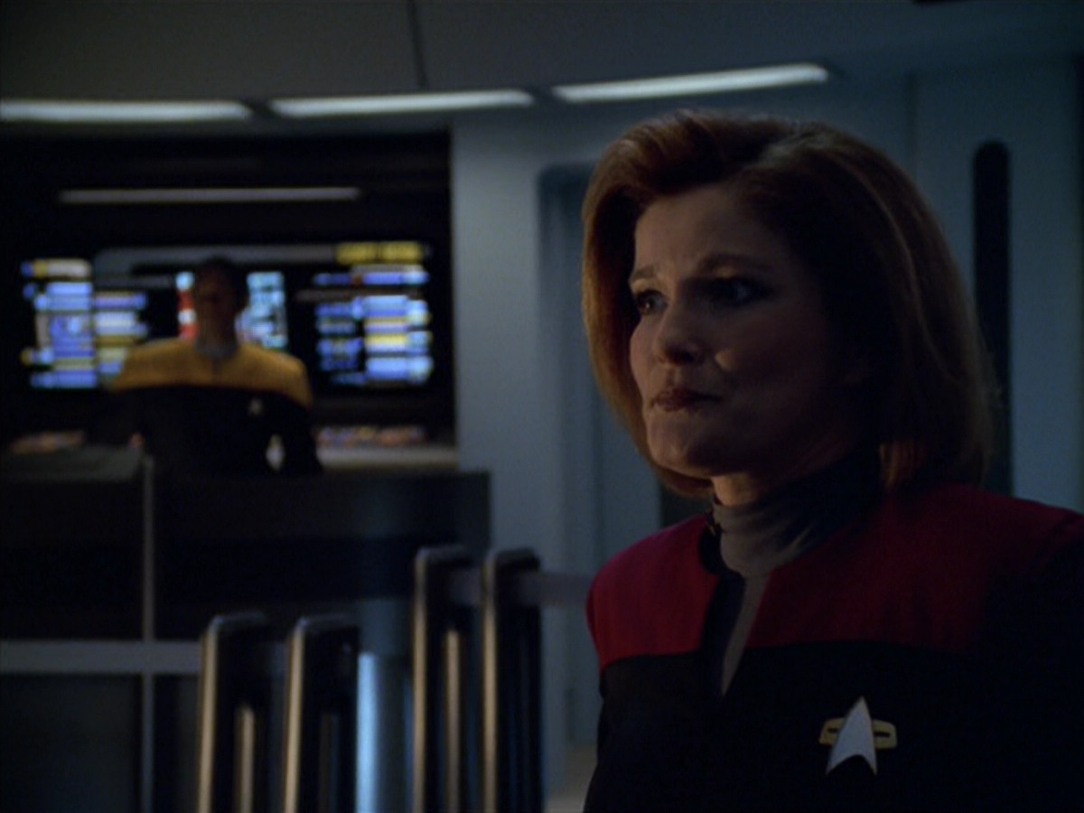 extant_StarTrek_VOY_5x19-TheFight_00747.jpg