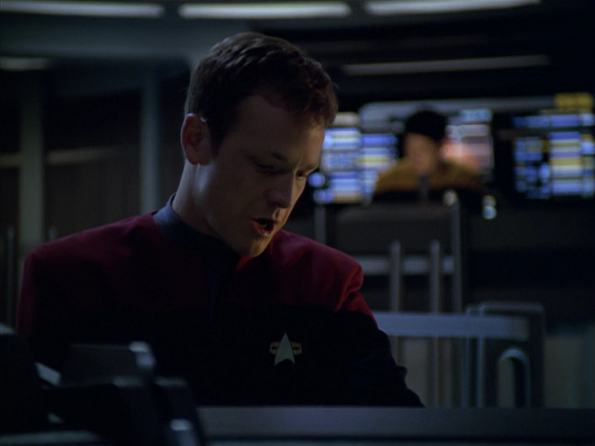 extant_StarTrek_VOY_5x19-TheFight_00757.jpg